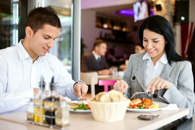 The Do’s and Don’ts of Restaurant Dining Etiquette